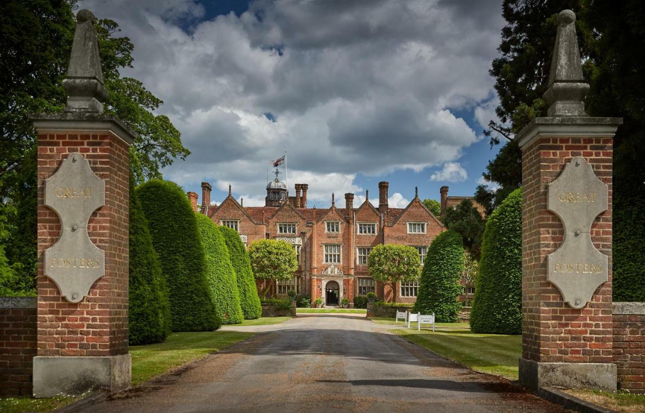 Отель Great Fosters - Near Windsor Эгэм Экстерьер фото